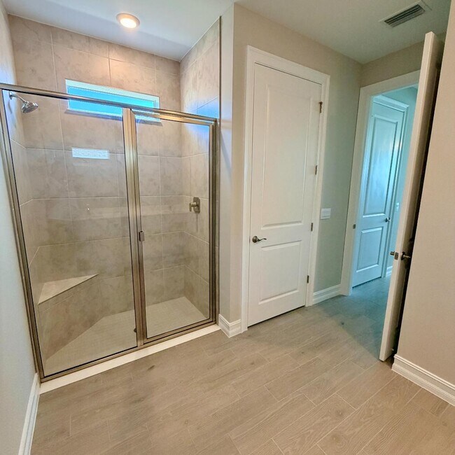 Building Photo - 17827 Shade Tree Loop