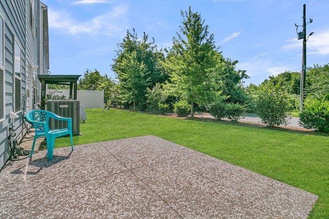 Building Photo - 1247 Tice Ln