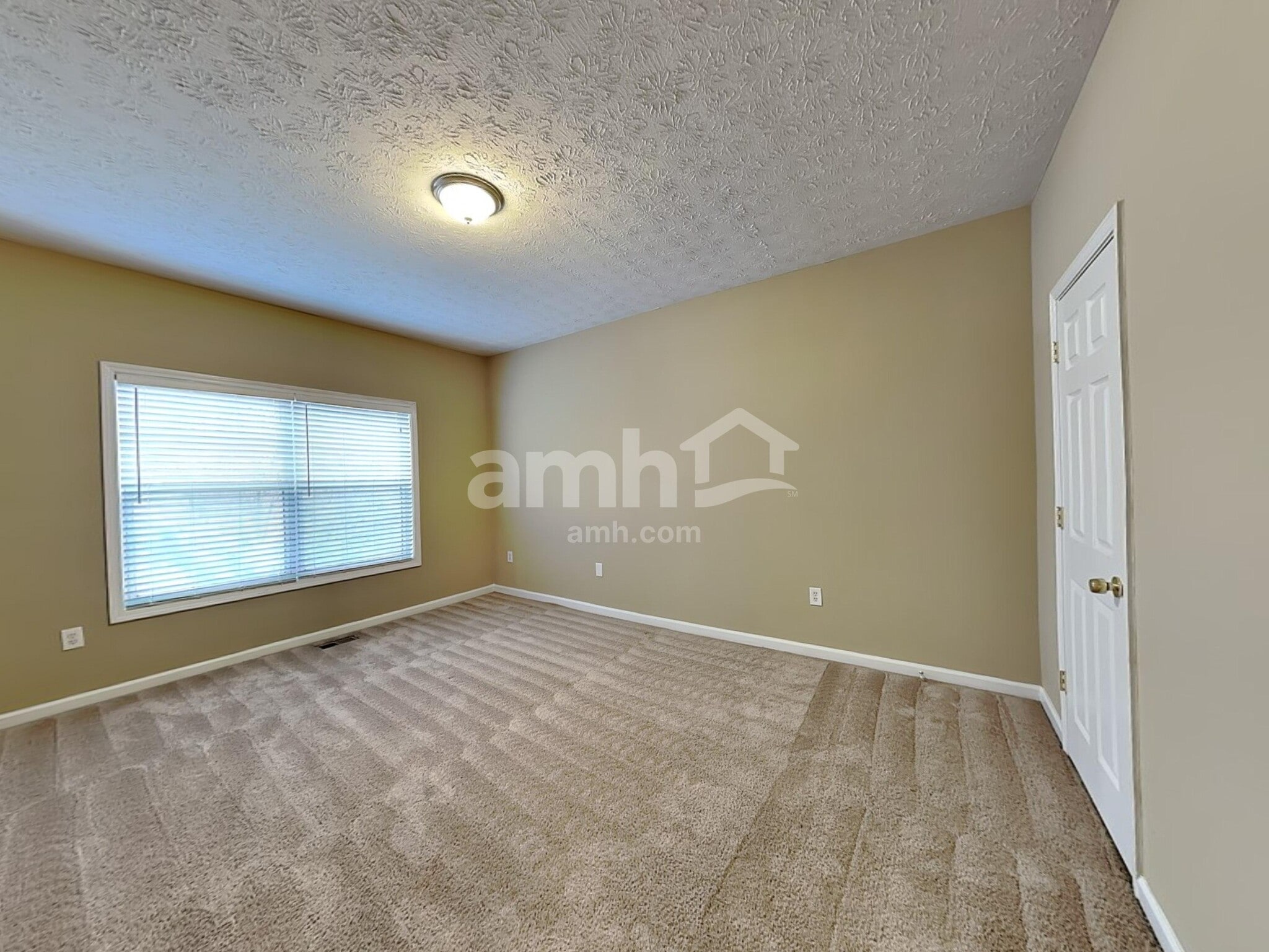 Building Photo - 520 Martin Field Dr