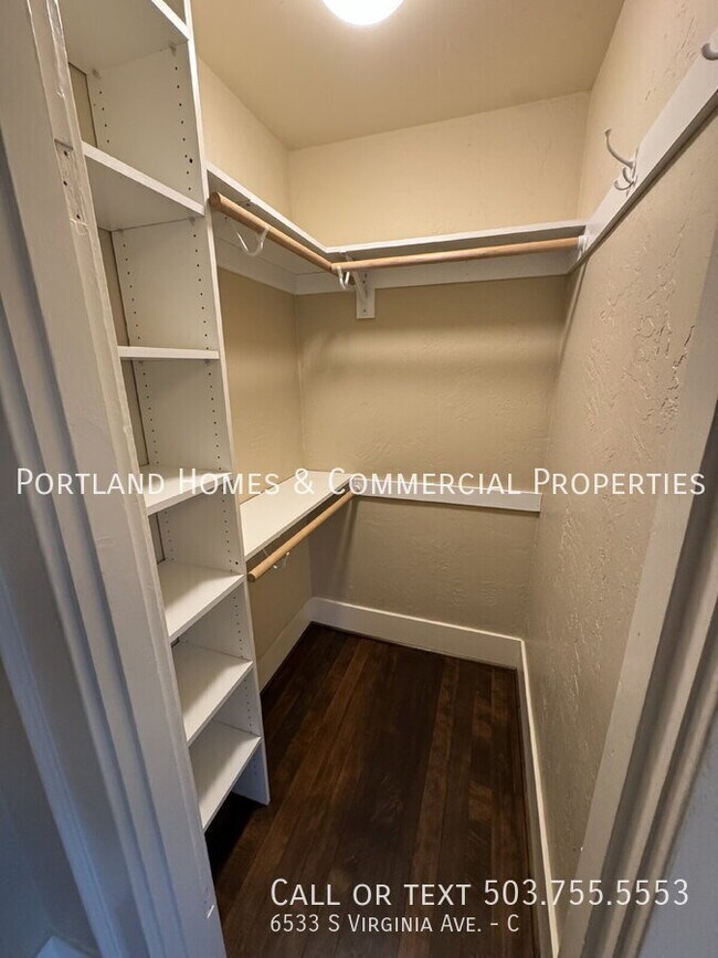 Building Photo - 6533 S Virginia Ave