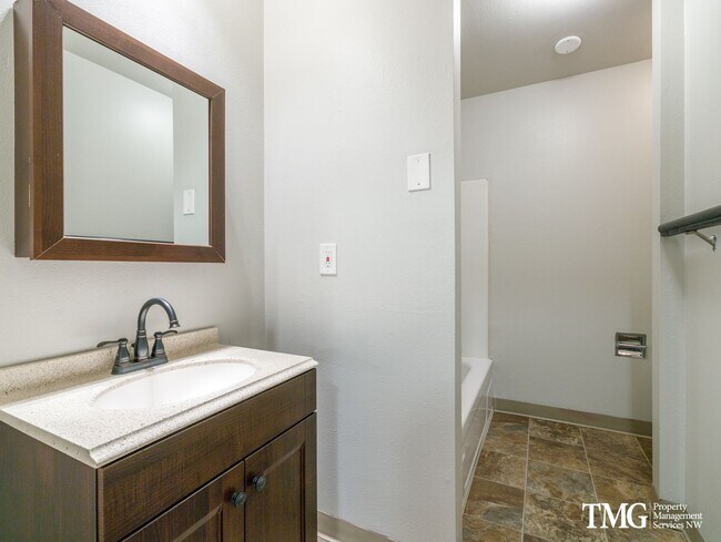 Building Photo - HildebrandtSD-2