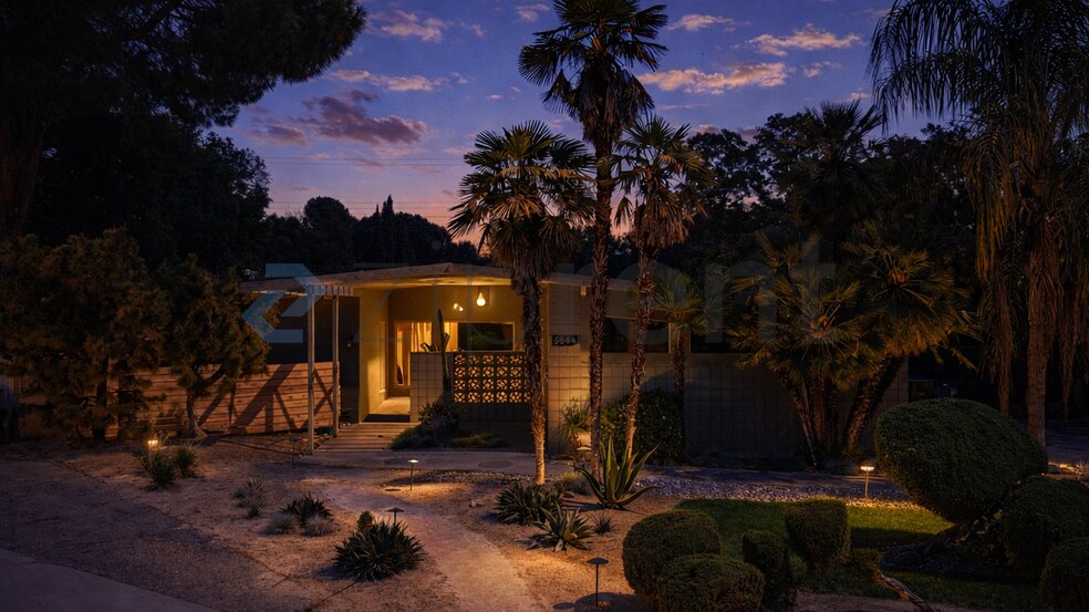 Building Photo - 5544 N Poplar Ave