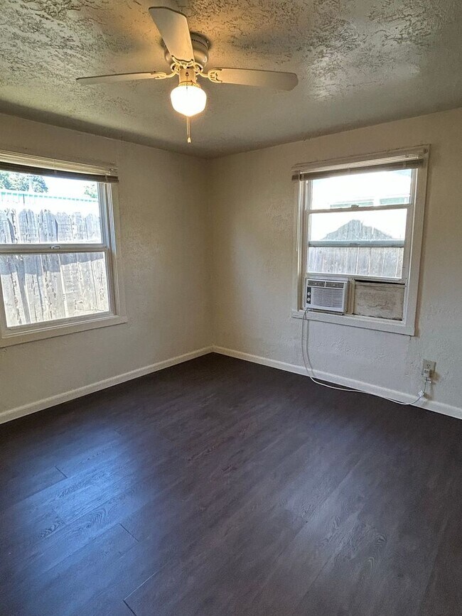 Building Photo - 1380 Palm Ave