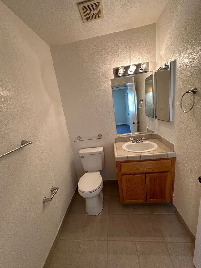 Building Photo - 312 N Riverside Dr