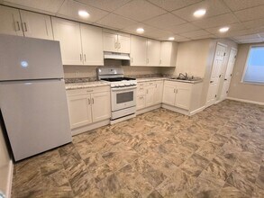 Building Photo - Completely Renovated 2 Bedroom in Downtown Council Bluffs
