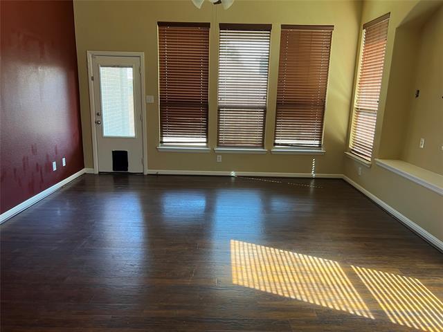 Building Photo - 1405 Nightingale Dr