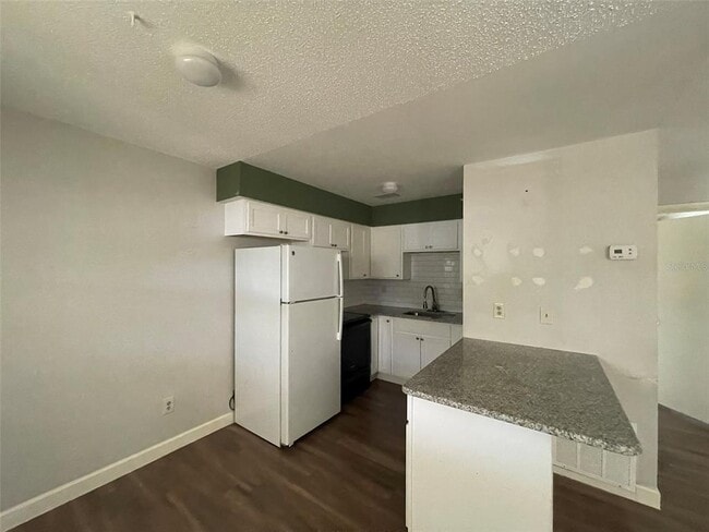 Building Photo - 1137 Jamajo Blvd