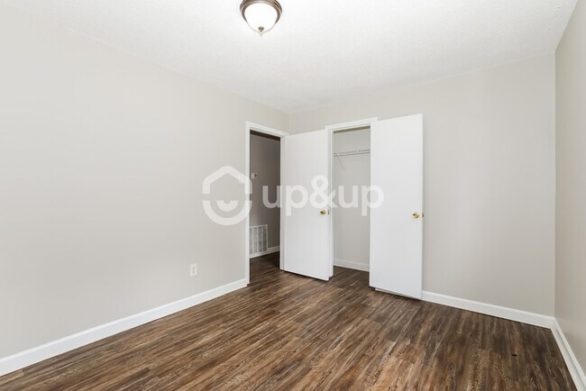 Building Photo - Fantastic 3bd/1.5ba home! Coming soon!