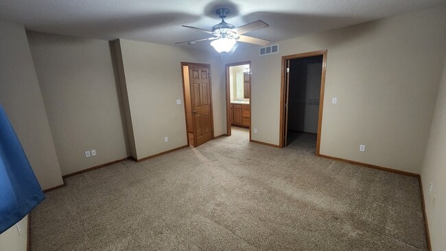 Building Photo - 1208 SE Birch Ln