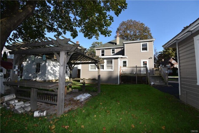 Building Photo - 248 E Flower Ave