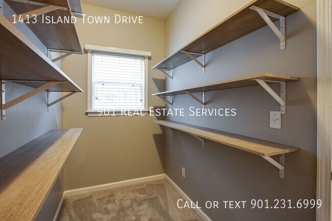 Building Photo - 1413 Island Town Dr