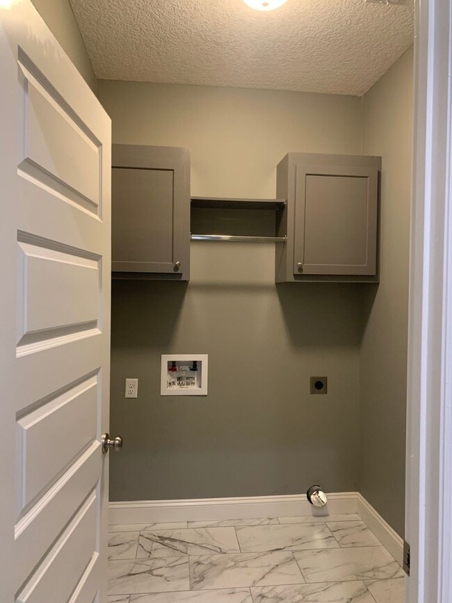 Building Photo - Beautiful 4BD/3B Home in Knights Landing