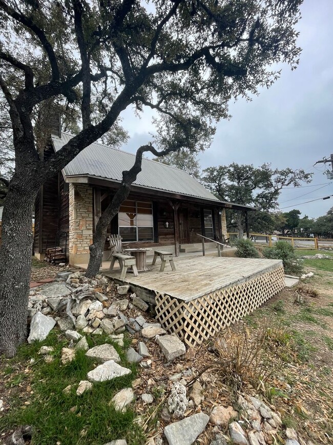 Building Photo - NEW ON MARKET