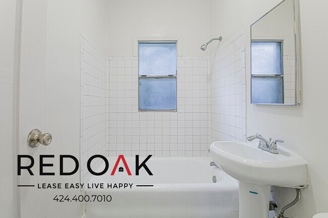 Building Photo - 836 Sanborn Ave