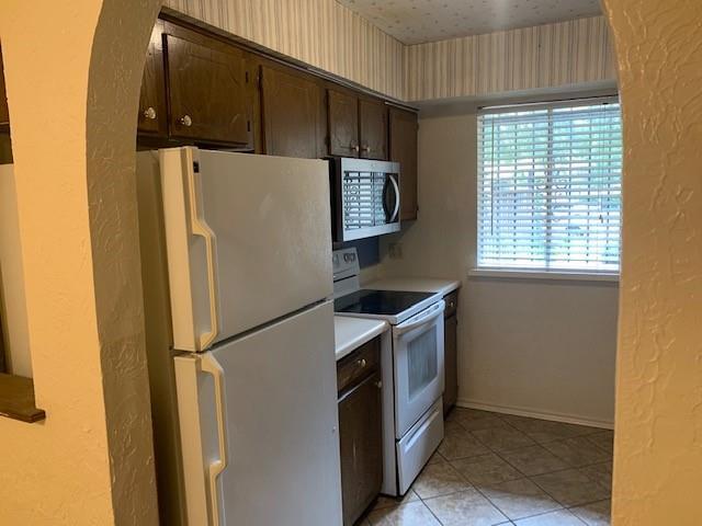 Building Photo - 1221 Willow Wood Ct