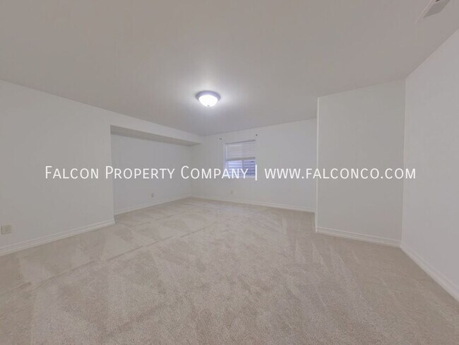 Building Photo - 302 All Sky Dr