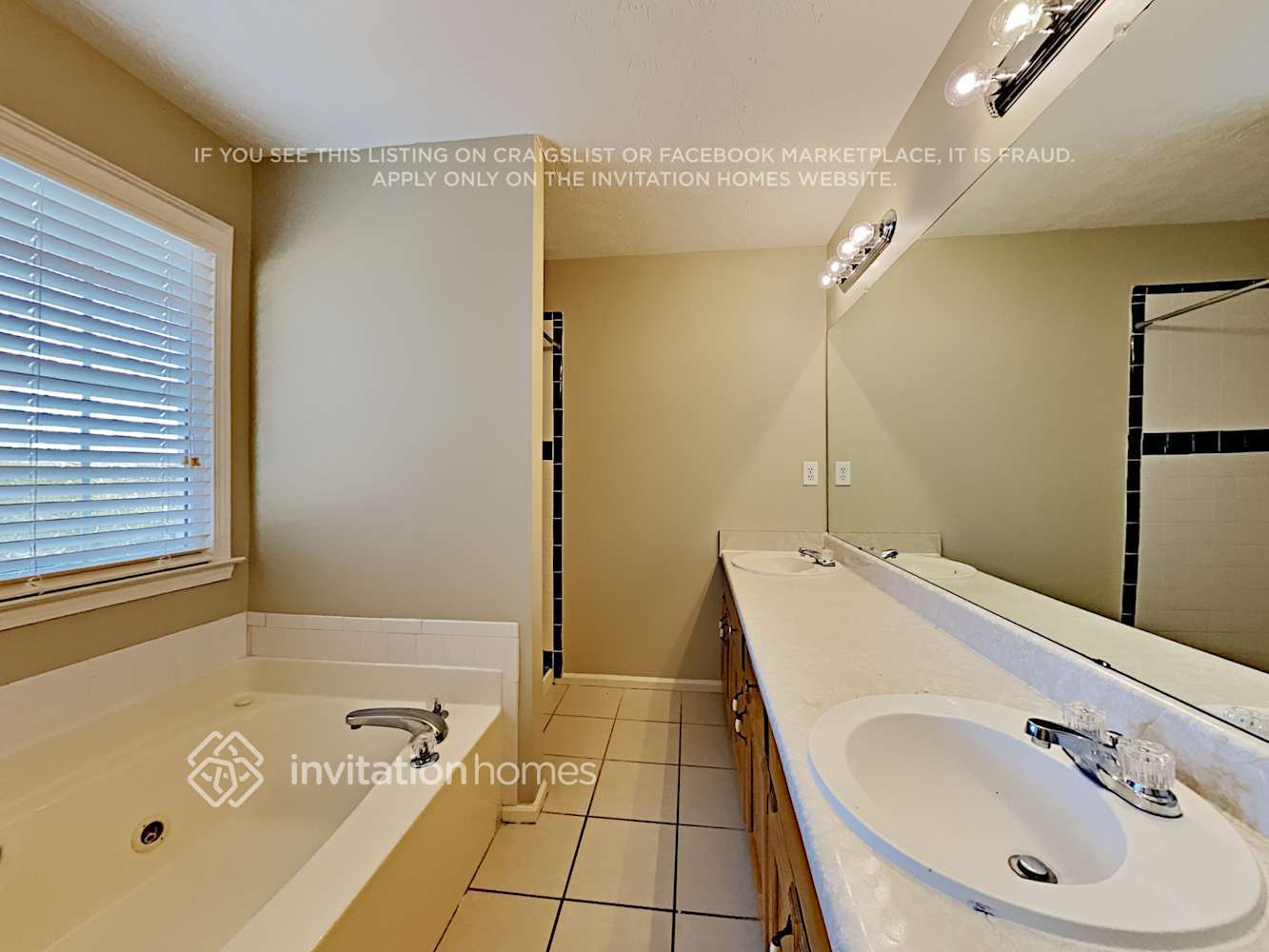 Building Photo - 3925 Riversong Dr NW