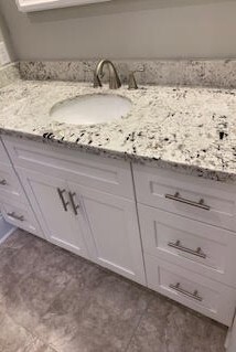 master vanity - 200 Fairway Villas Circle