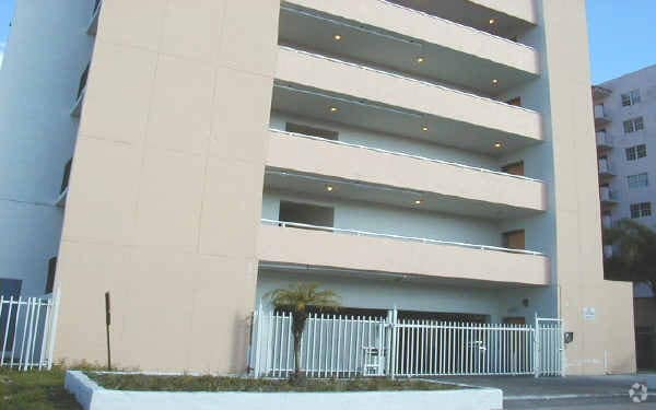Primary Photo - River Breeze Villas Condominiums
