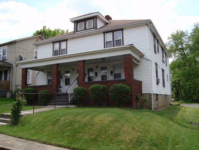 4-Plex Front - 2028 Oregon Ave