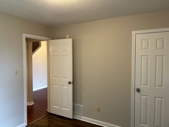 Building Photo - 7311 Madelyn Cove