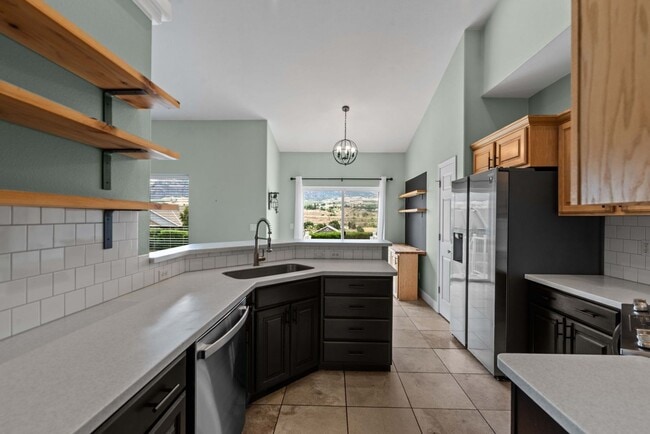 Building Photo - Beautiful Aspen Shores Home – 3 Bed, 1.75 ...