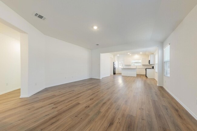 Building Photo - 602 Waterway Ave