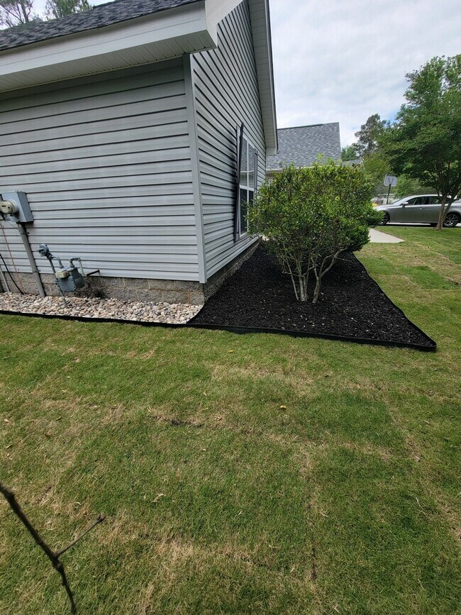Building Photo - 1256 Watsonia Dr