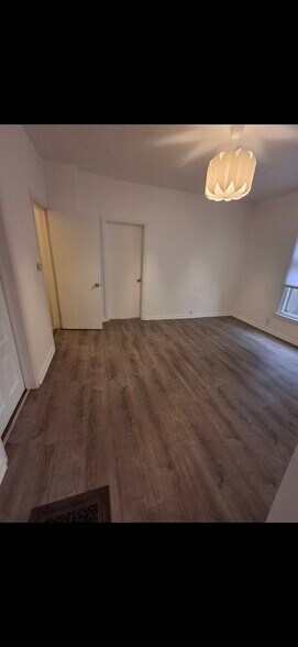 Building Photo - 44 Portsmouth Pl NE