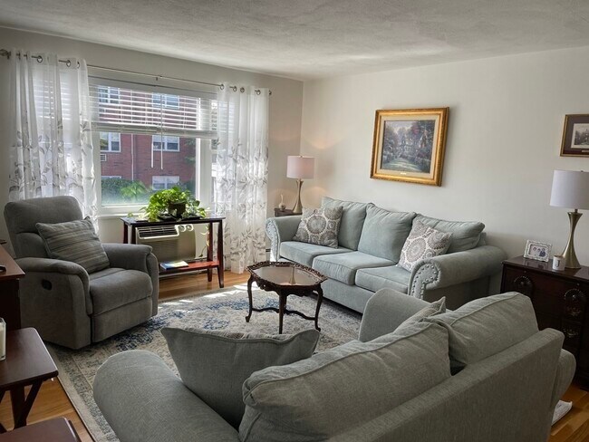 Building Photo - 32 Whitman Rd