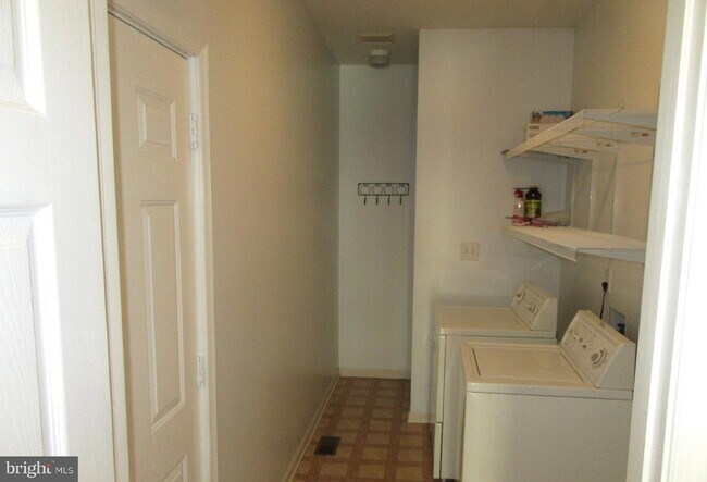 Building Photo - 138 Megan Dr