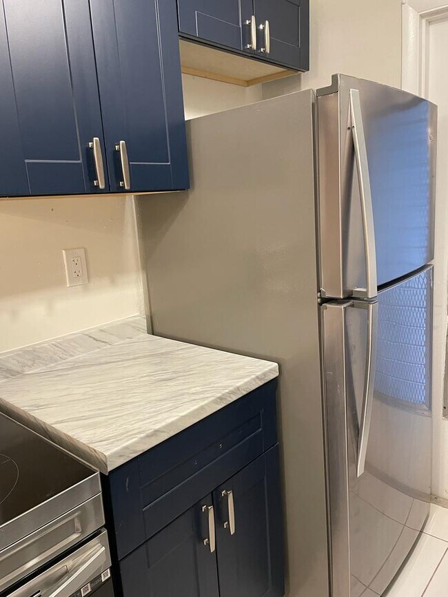 Building Photo - 2005 Jefferson St