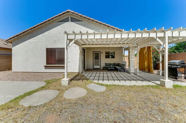 Building Photo - 2313 N Presidential Dr