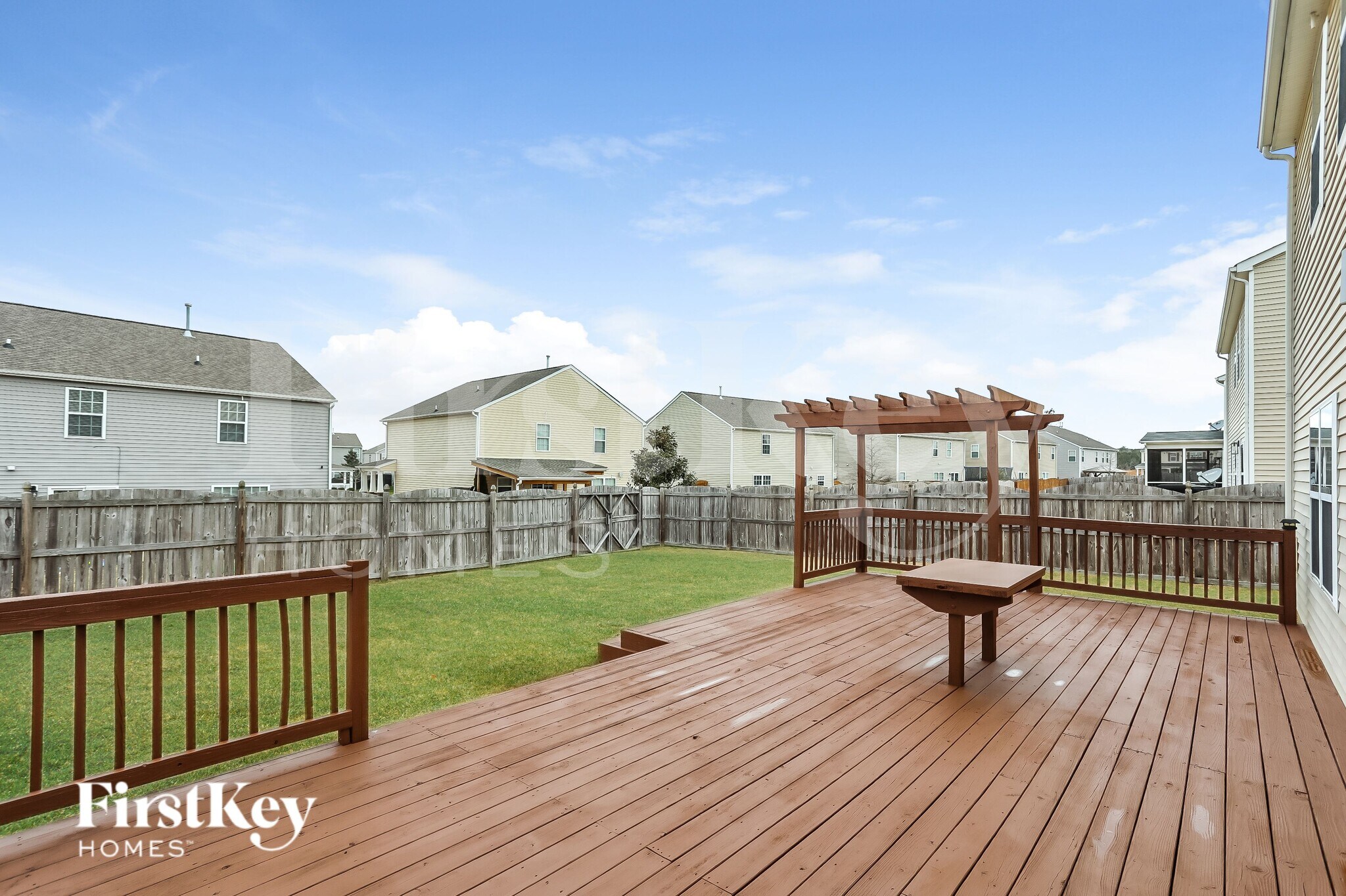 Building Photo - 5921 Sandpiper Farm Ln