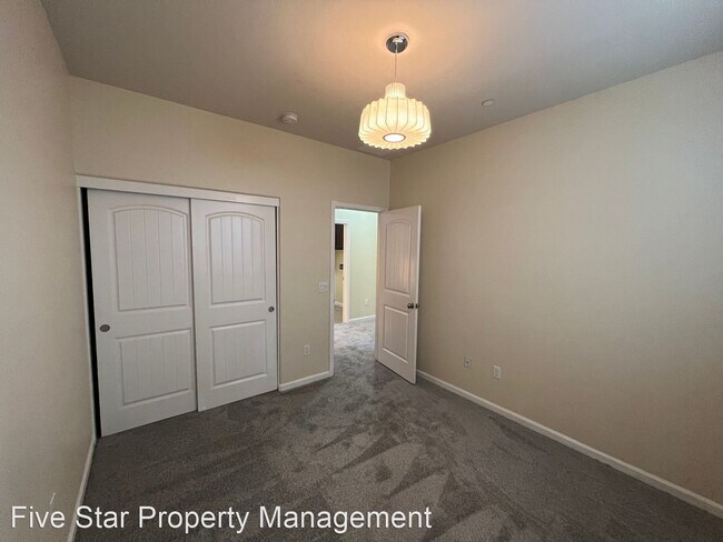 Building Photo - 4 br, 2 bath House - 1484 Rock Springs Ave