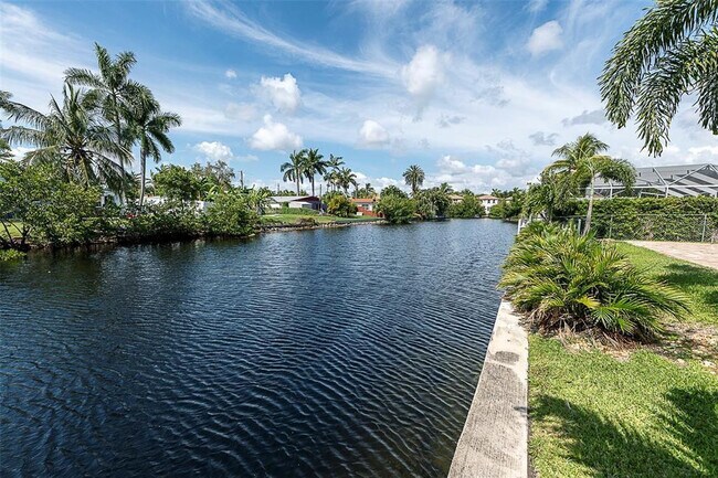 Building Photo - 1162 Hayes St