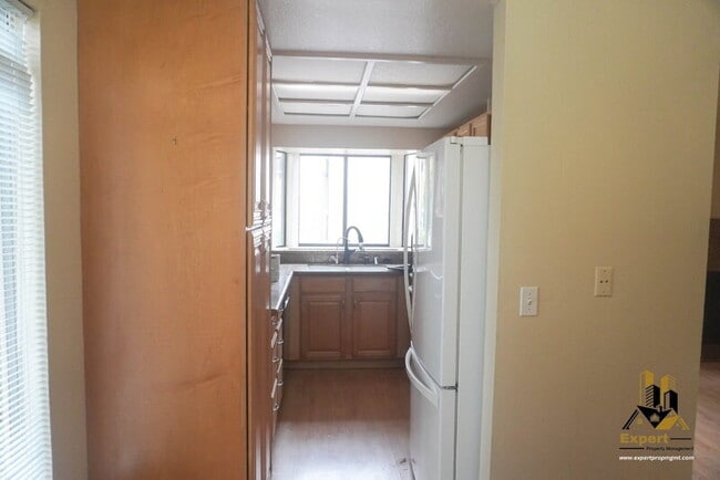 Building Photo - 5333 Primrose Dr