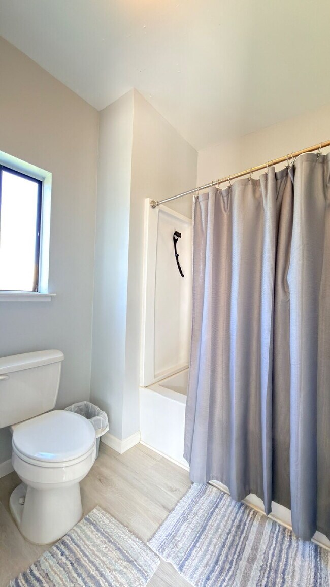 Building Photo - Spacious Two-Story Home with Large Backyard – Available Now!
