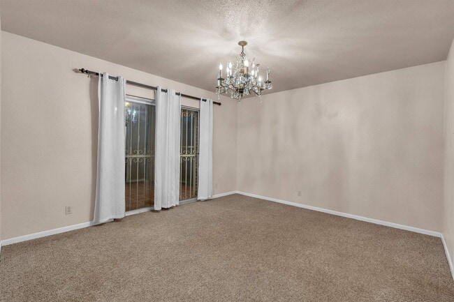 Building Photo - 901 Eden Ln
