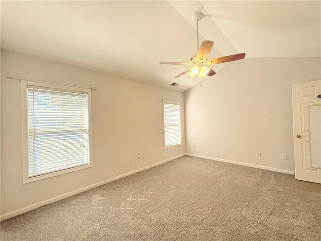 Building Photo - 1833 Willow Branch Ln