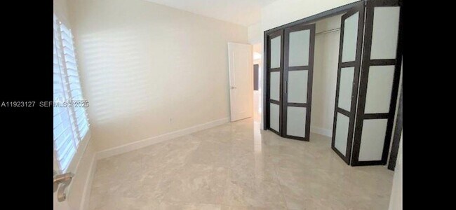 Building Photo - 100 S Prospect Dr