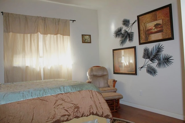 Building Photo - 217 Grooms Rd