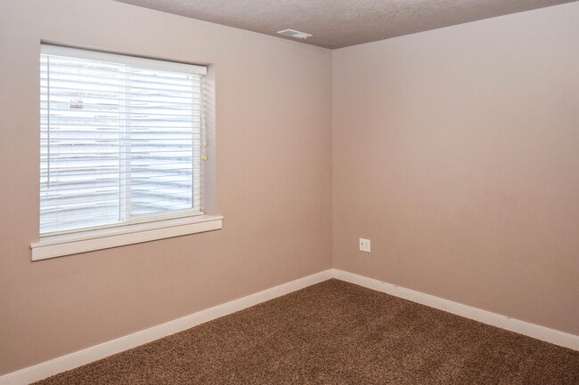 Building Photo - 1020 N 130 W