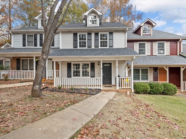 Building Photo - Charming 2BR/1.5BA Townhouse – Pets Welcom...