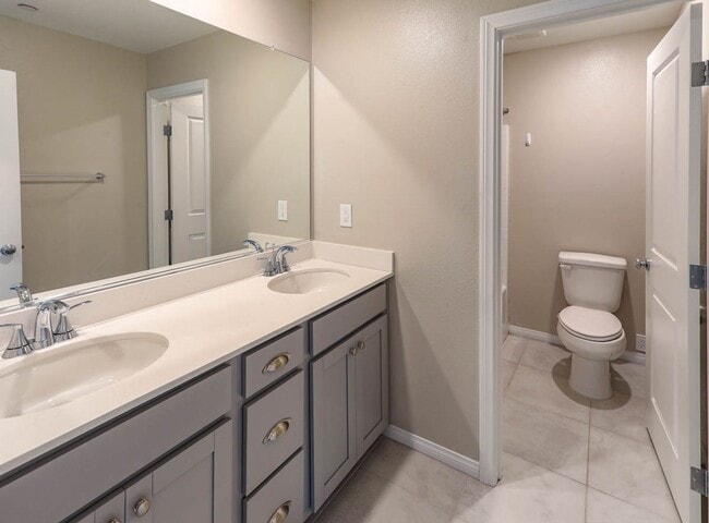 Building Photo - 5 Bedroom Home In Inspirada With Bed And F...