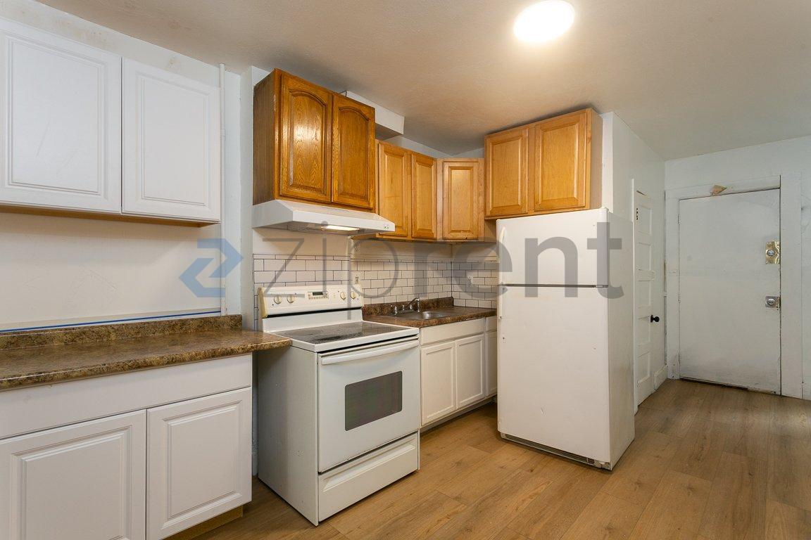 Building Photo - Unit 1R