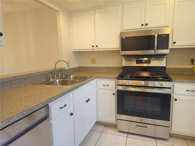 Building Photo - 1285 Mission Hills Blvd