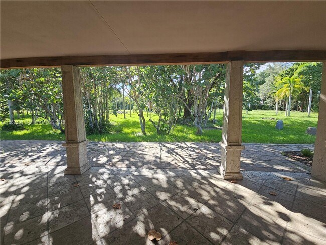 Building Photo - 15101 SW 27th St