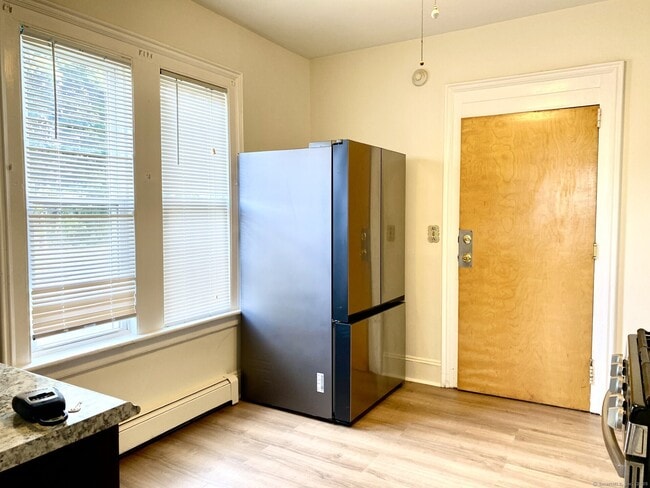 Building Photo - 369 Park St