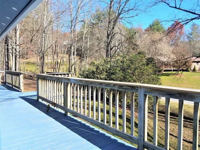 Building Photo - Beautiful 2 Bed Home in Fleetwood!